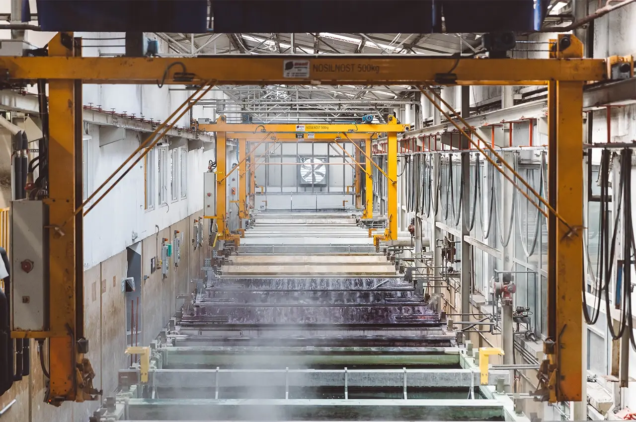 Process tank line for aluminium surface treatment